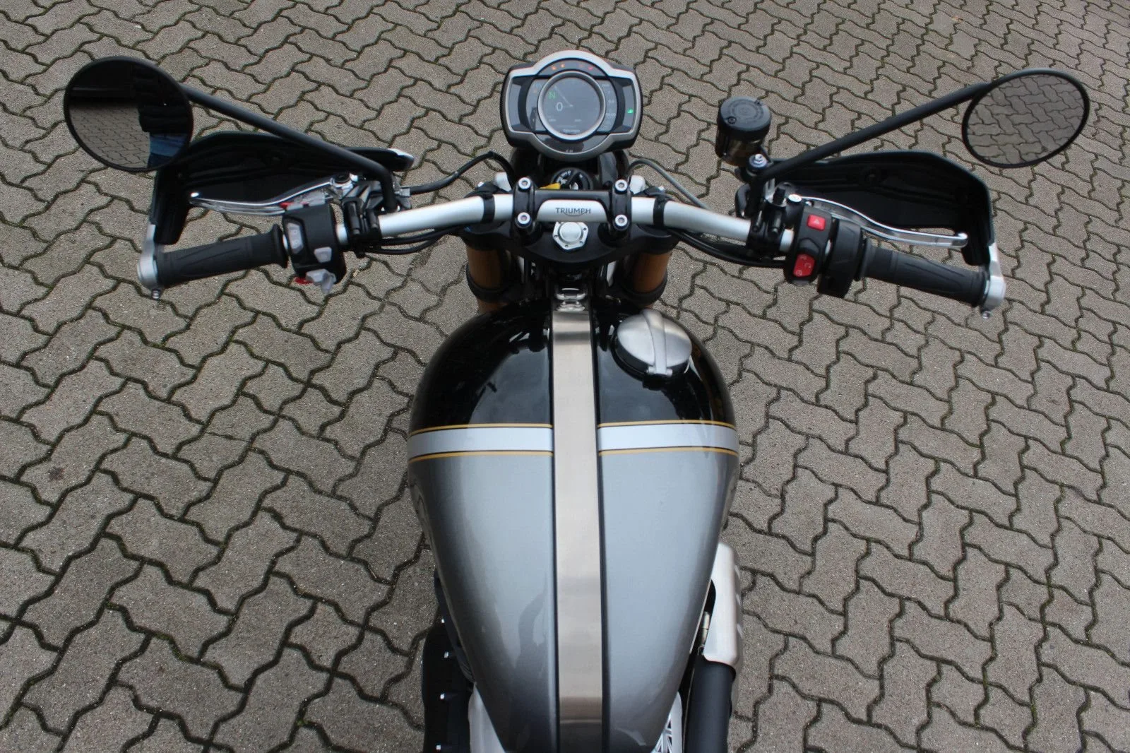 Triumph Scrambler 1200 XE