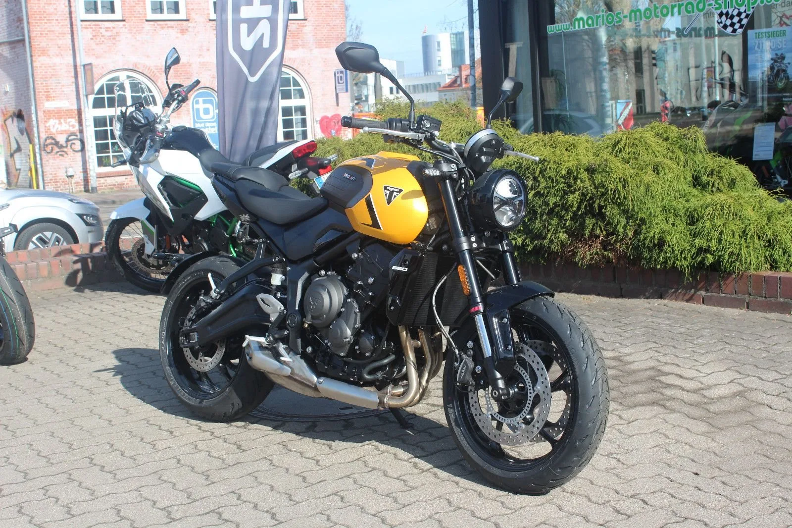 Triumph Trident 660
