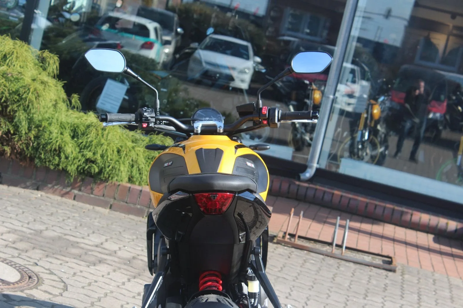 Triumph Trident 660