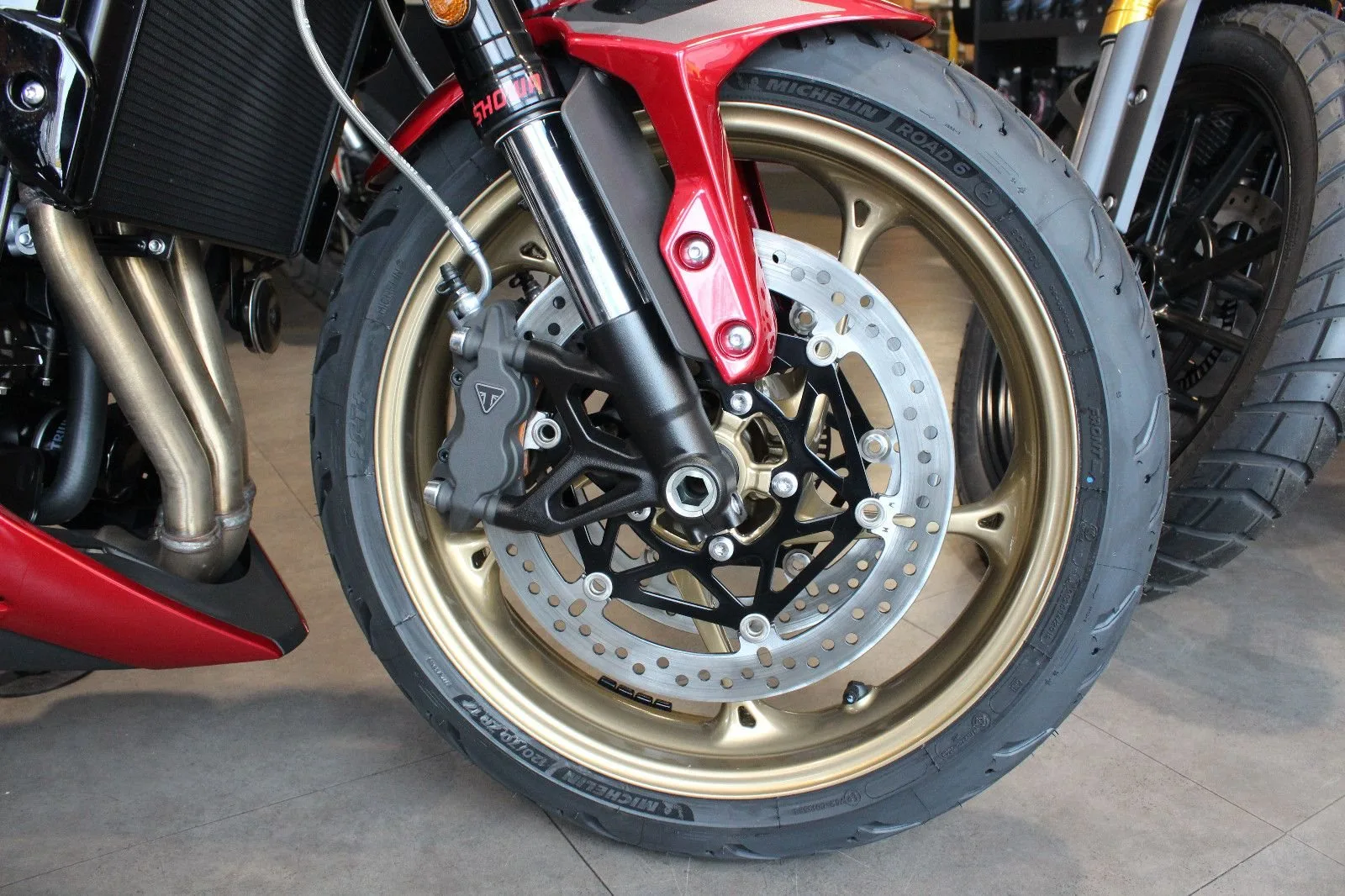 Triumph Trident 800
