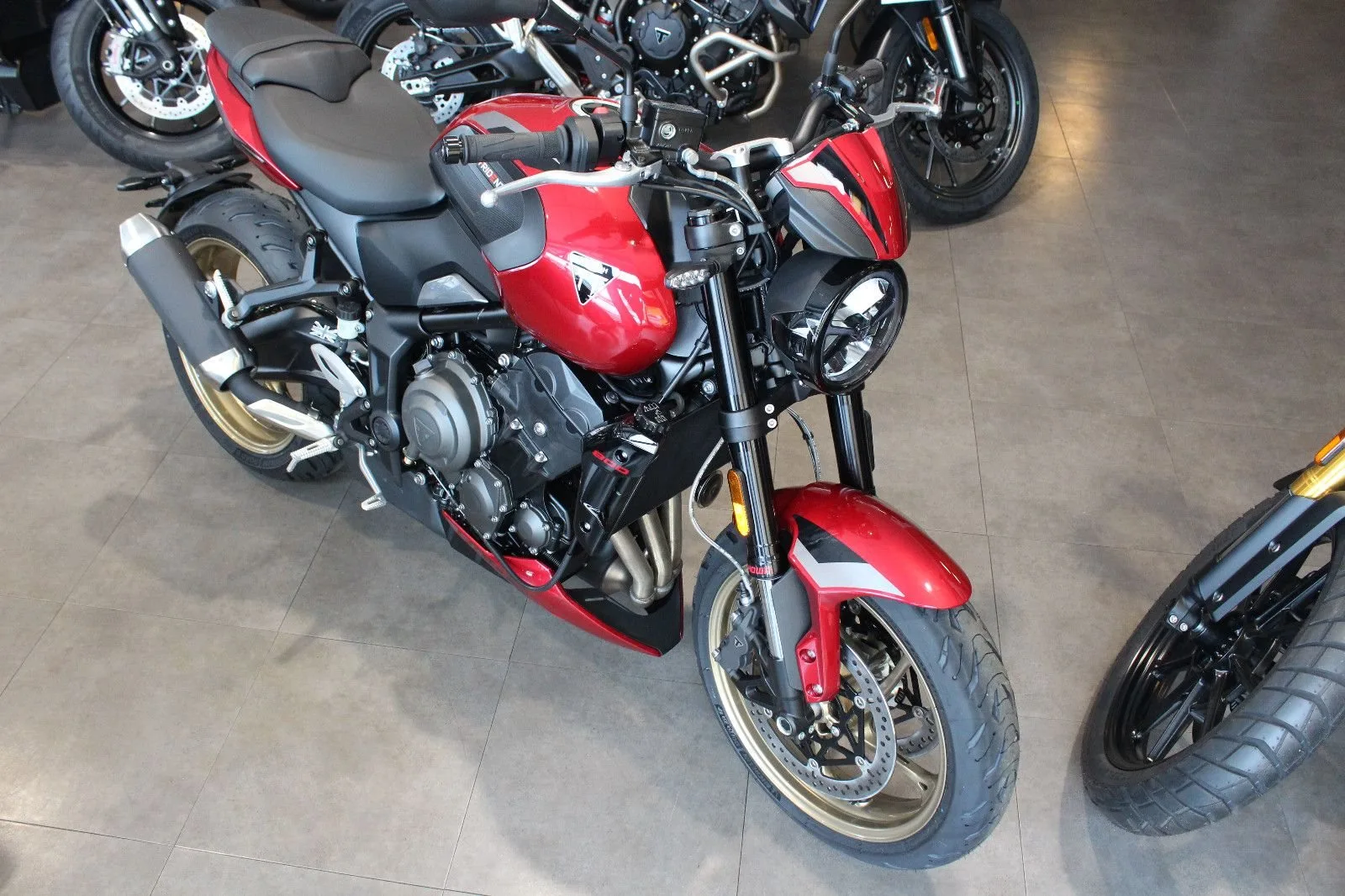 Triumph Trident 800