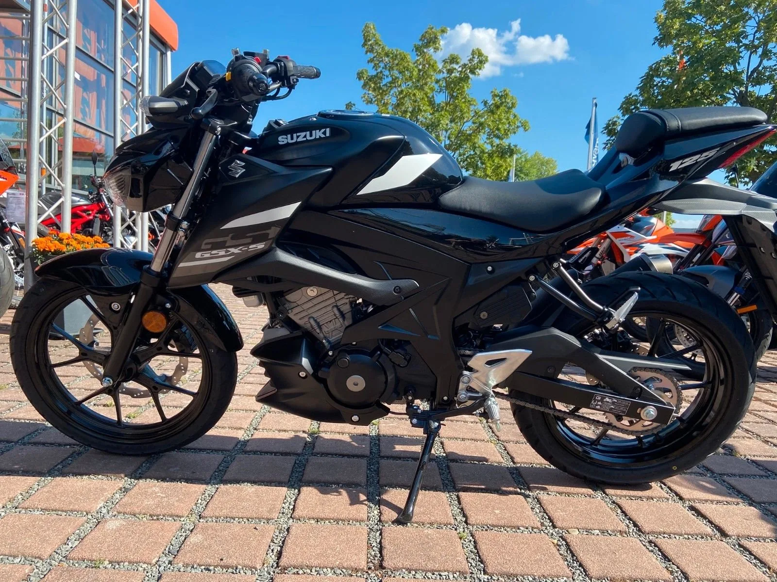 Suzuki GSX-S125
