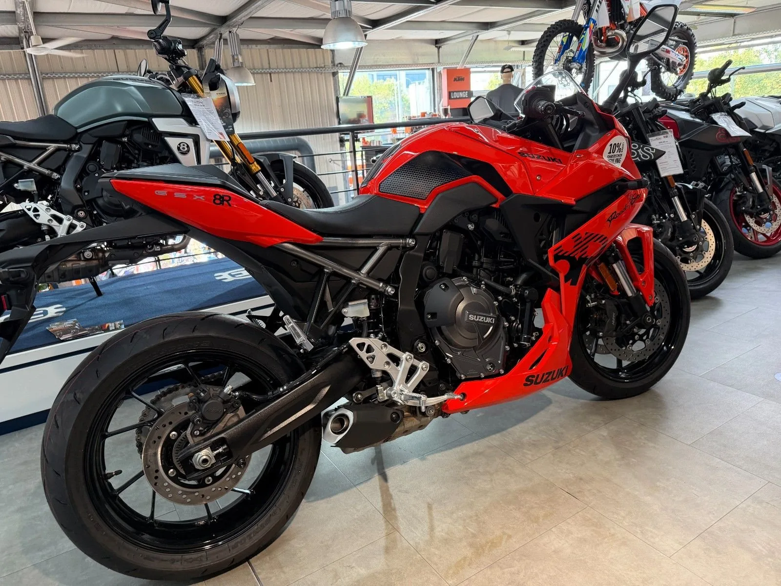 Suzuki GSX-8R Daidai-Iro Power Edition