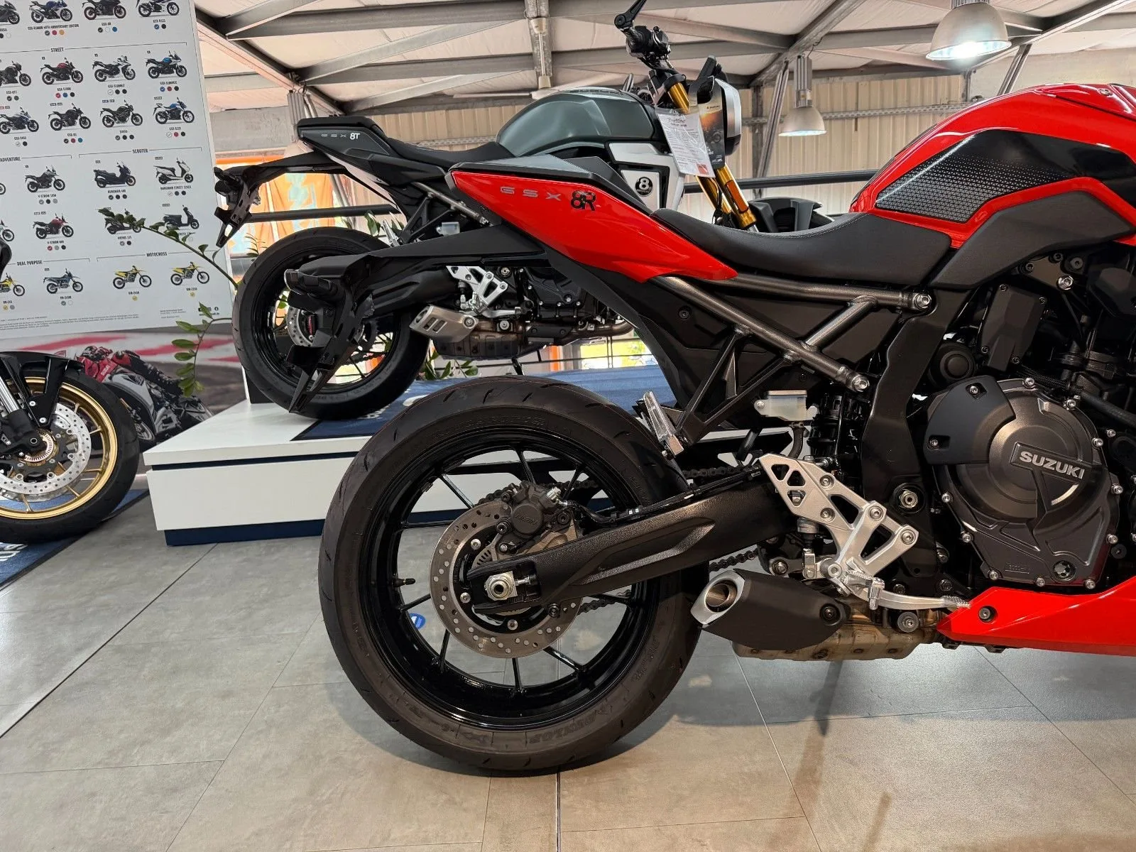 Suzuki GSX-8R Daidai-Iro Power Edition