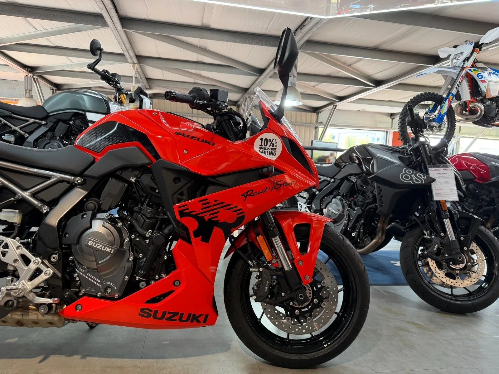 Suzuki GSX-8R Daidai-Iro Power Edition