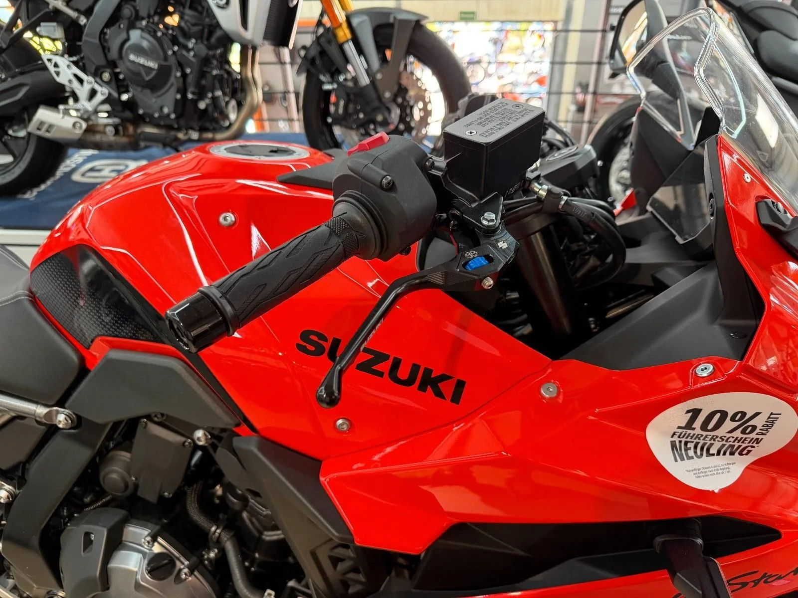 Suzuki GSX-8R Daidai-Iro Power Edition