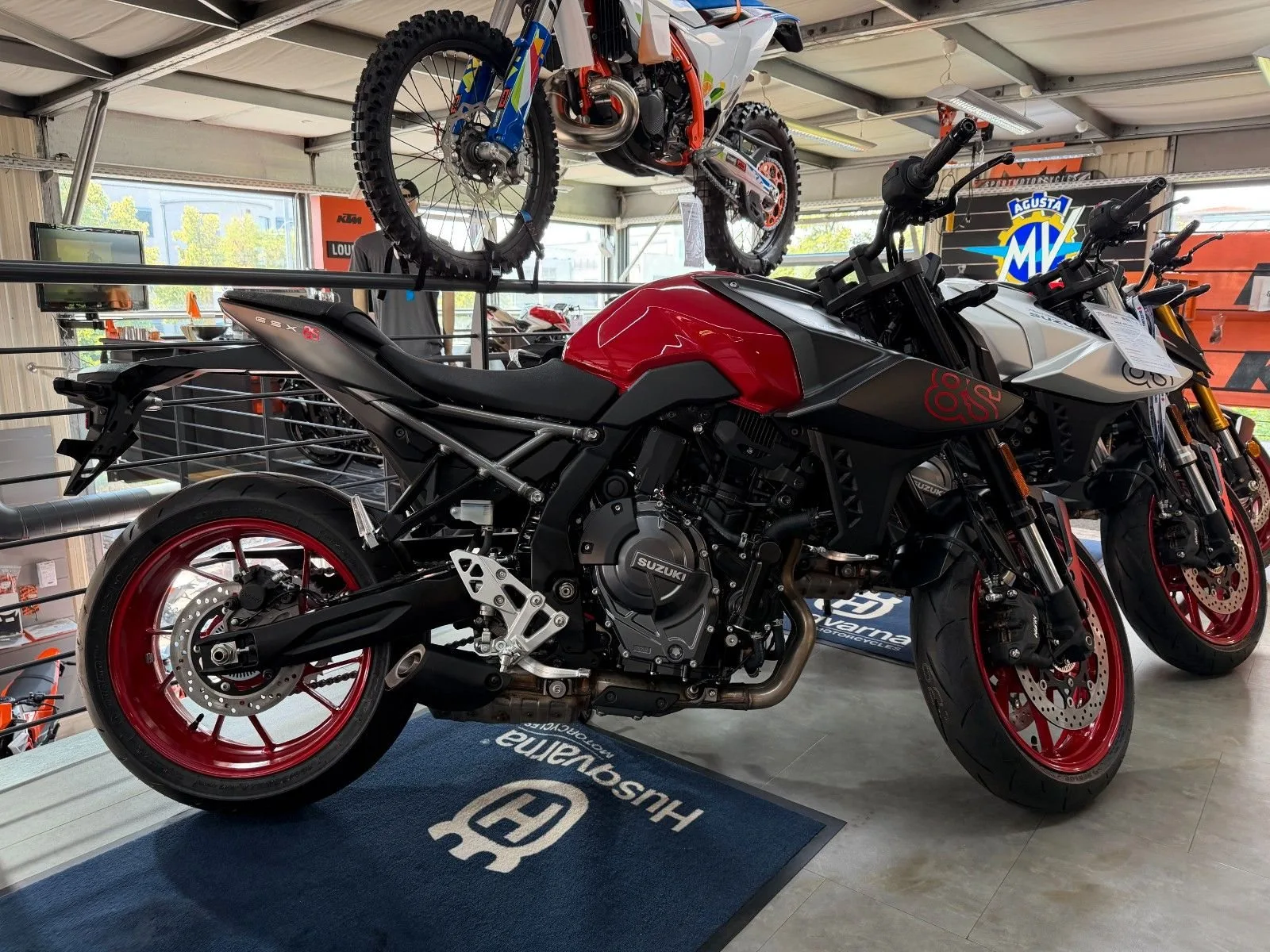 Suzuki GSX-8S