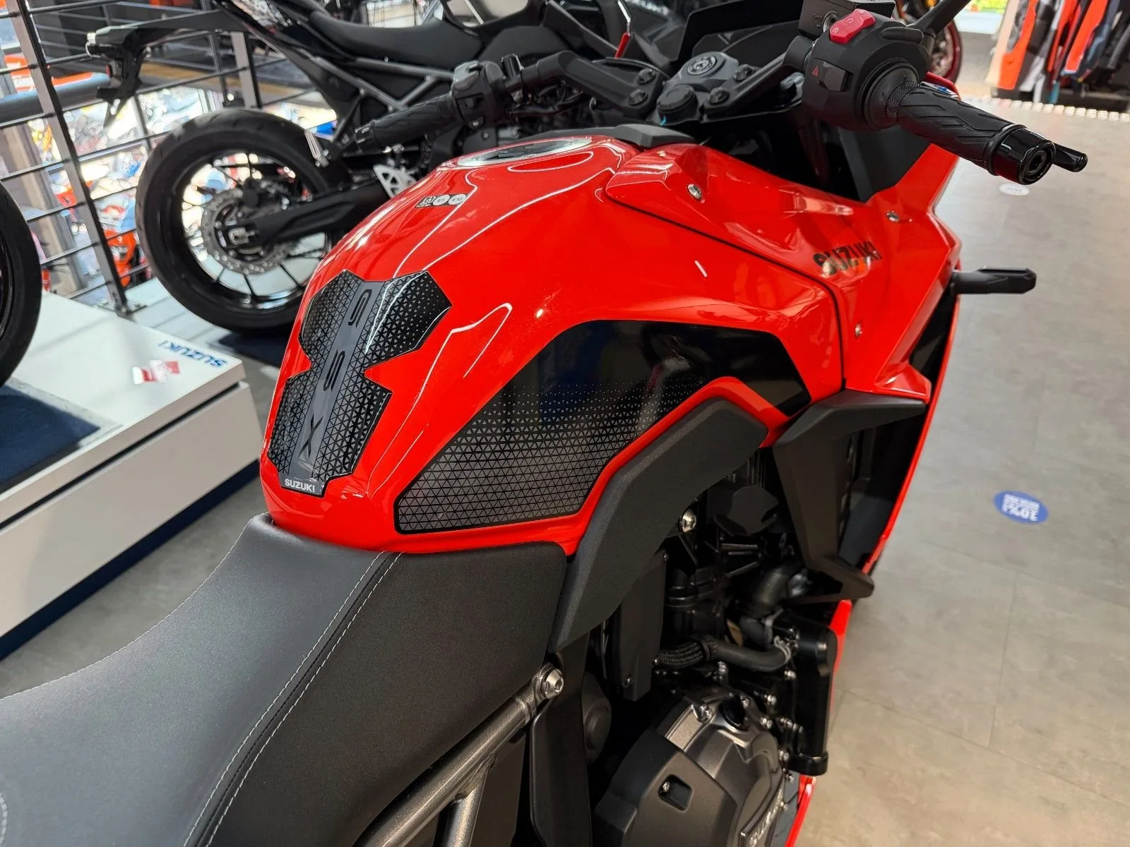Suzuki GSX-8R Daidai-Iro Power Edition