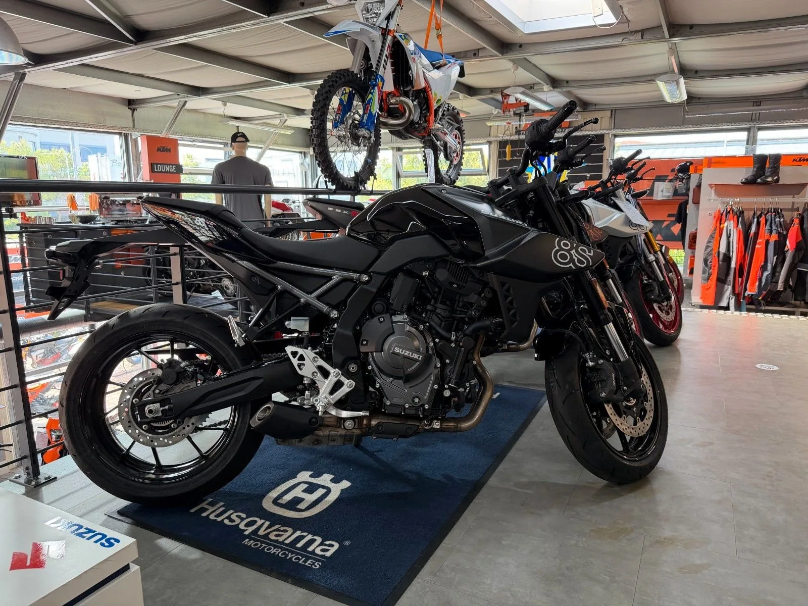 Suzuki GSX-8S