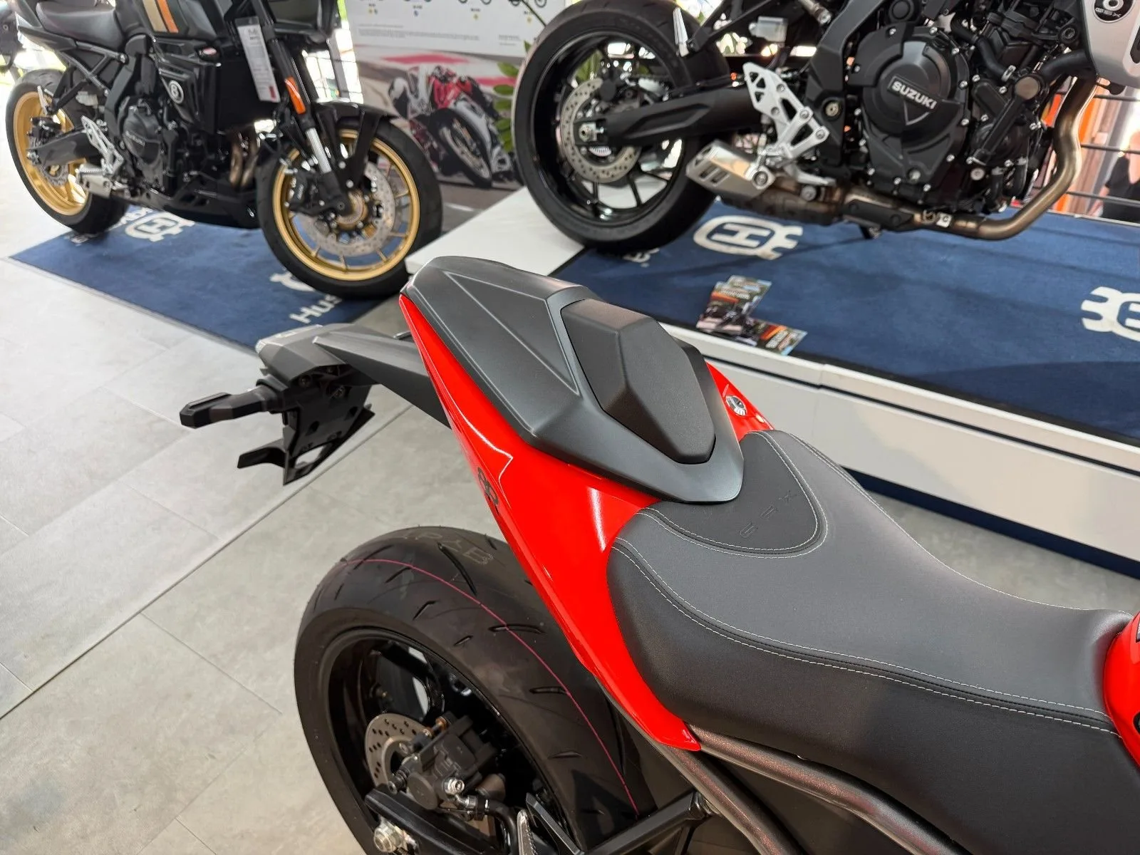 Suzuki GSX-8R Daidai-Iro Power Edition