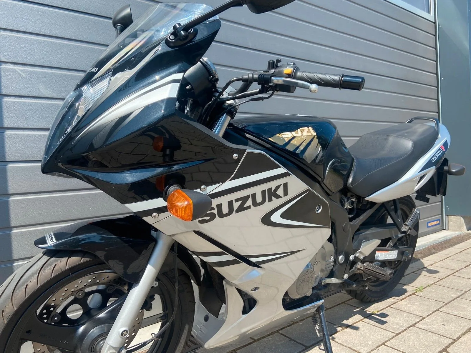 Suzuki GS 500F