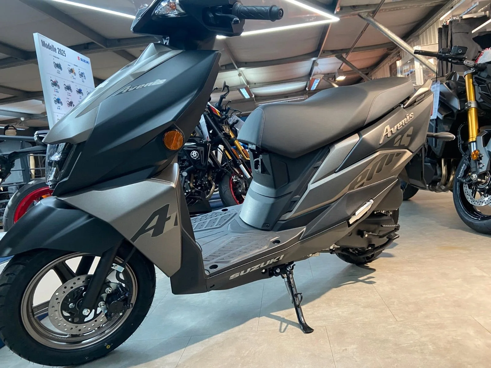 Suzuki Avenis 125