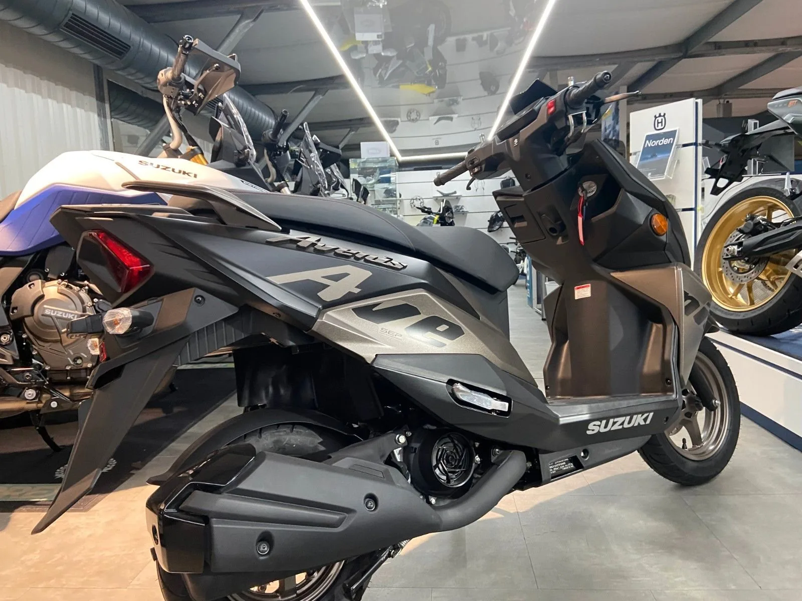Suzuki Avenis 125