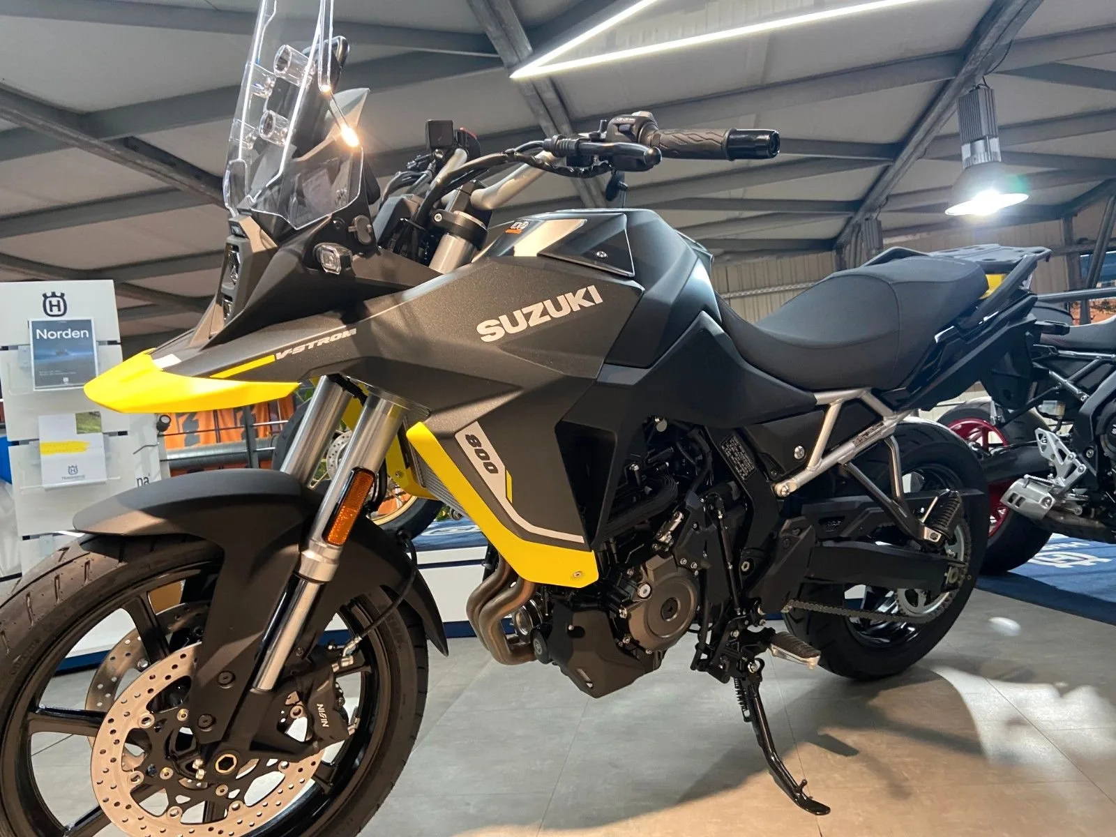 Suzuki V-Strom 800