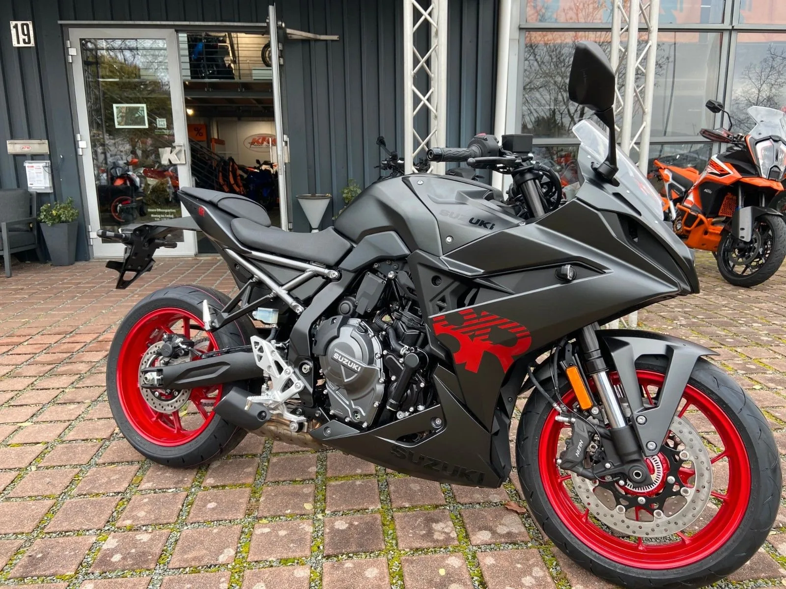 Suzuki GSX-8R