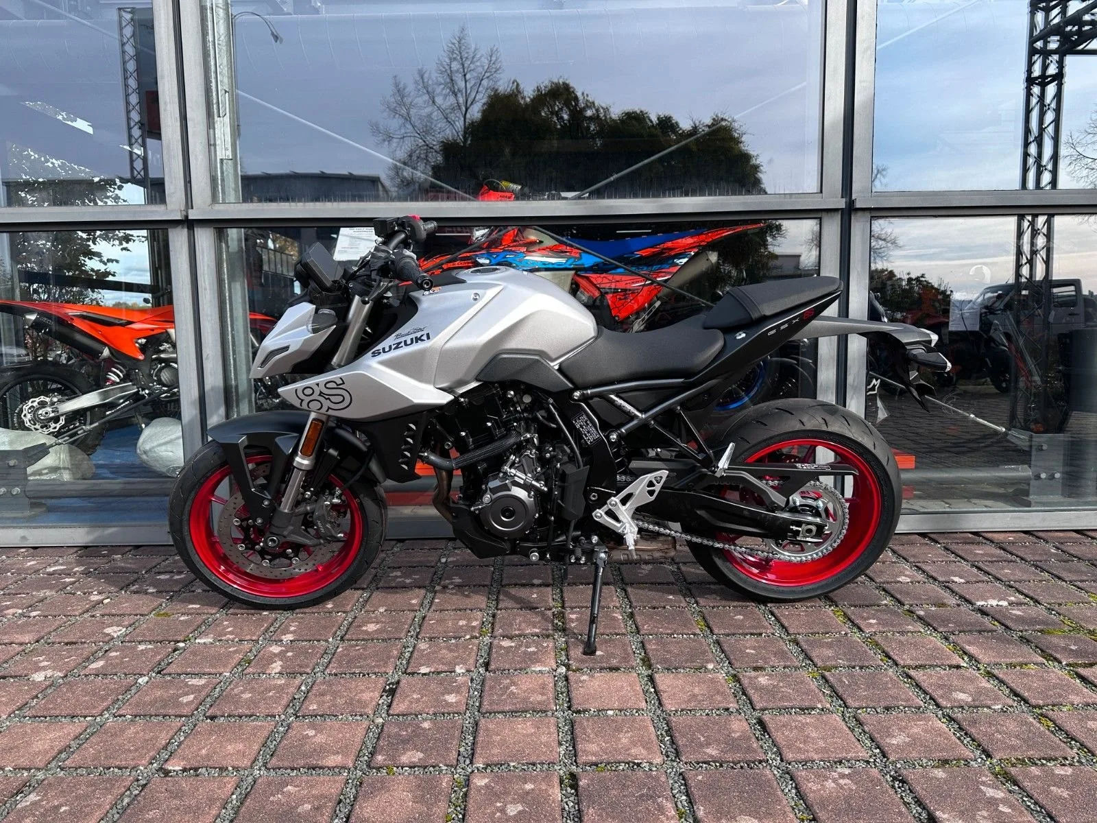 Suzuki GSX-8S