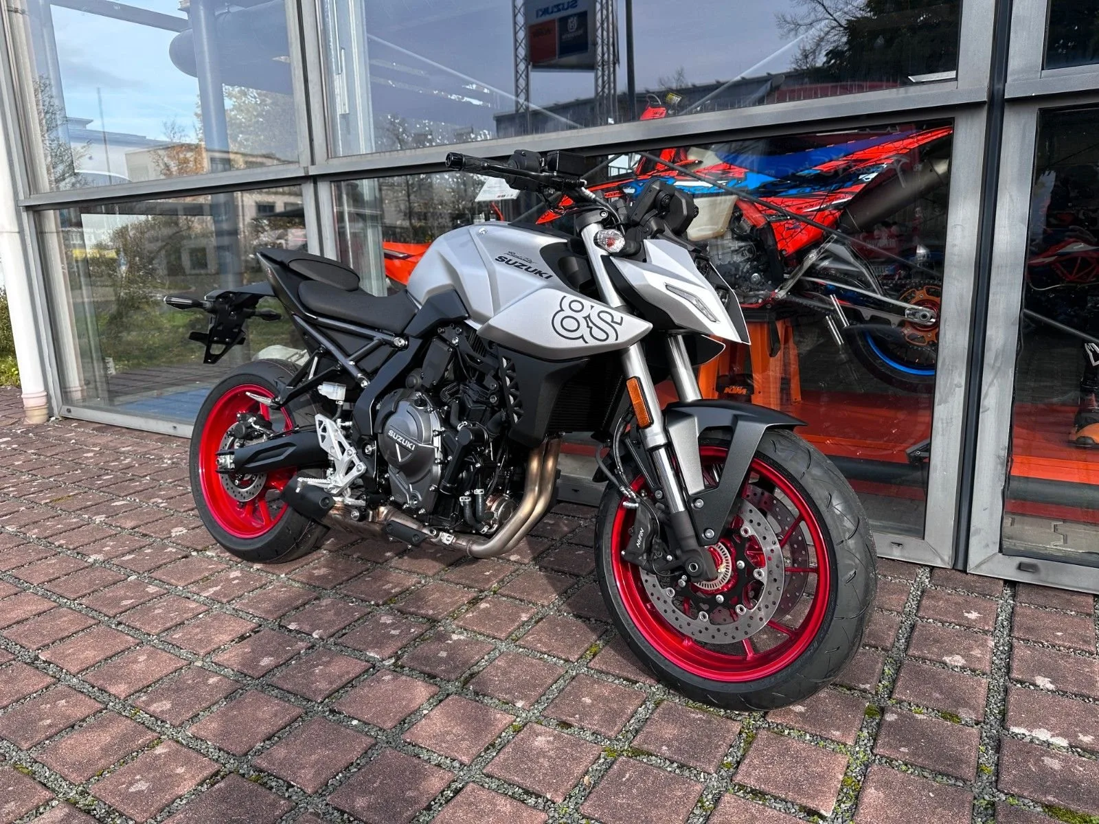 Suzuki GSX-8S