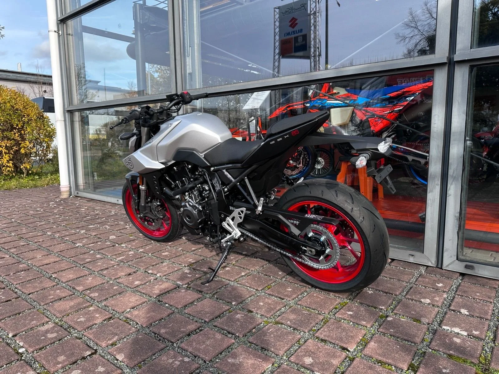 Suzuki GSX-8S