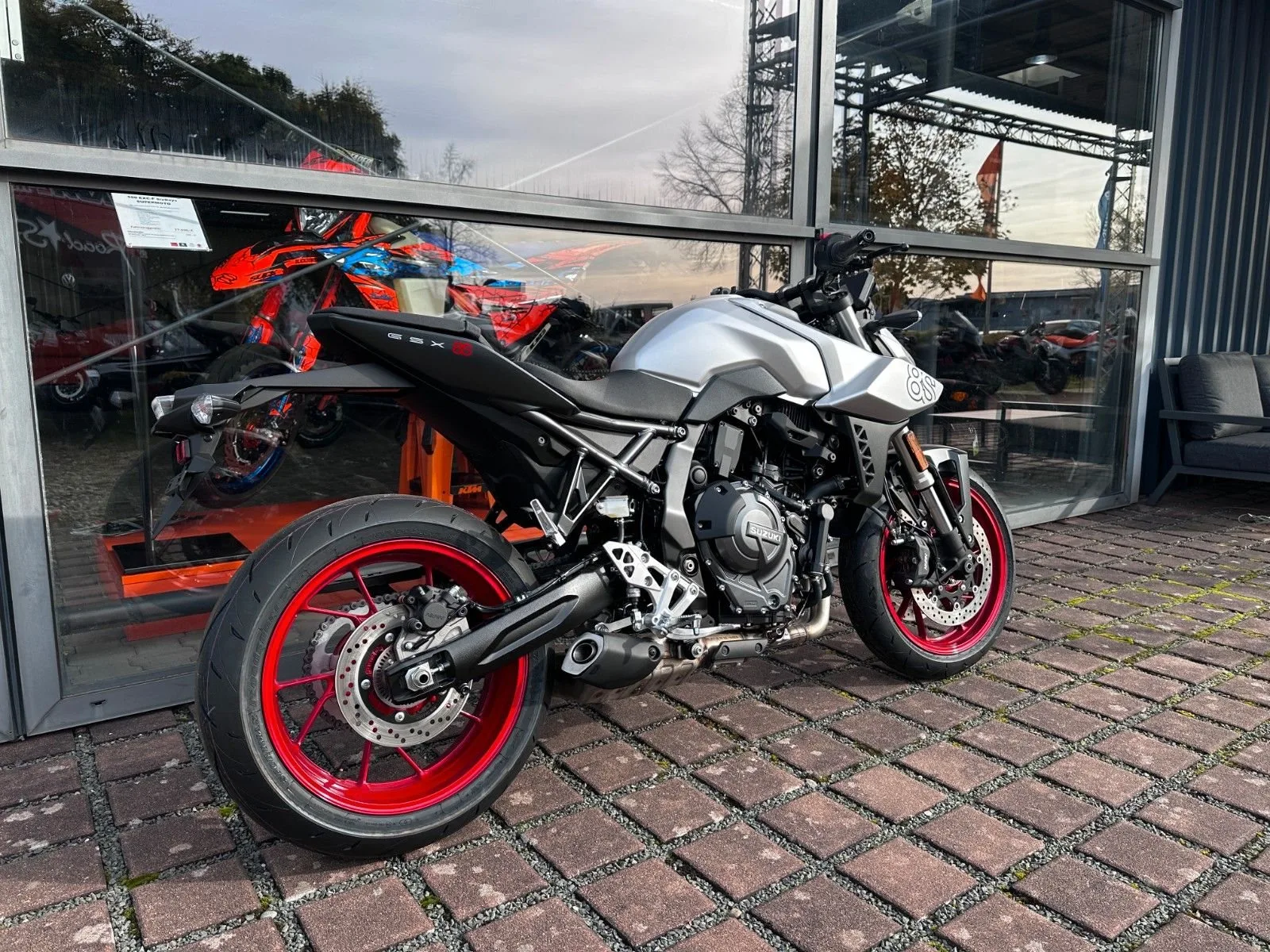Suzuki GSX-8S