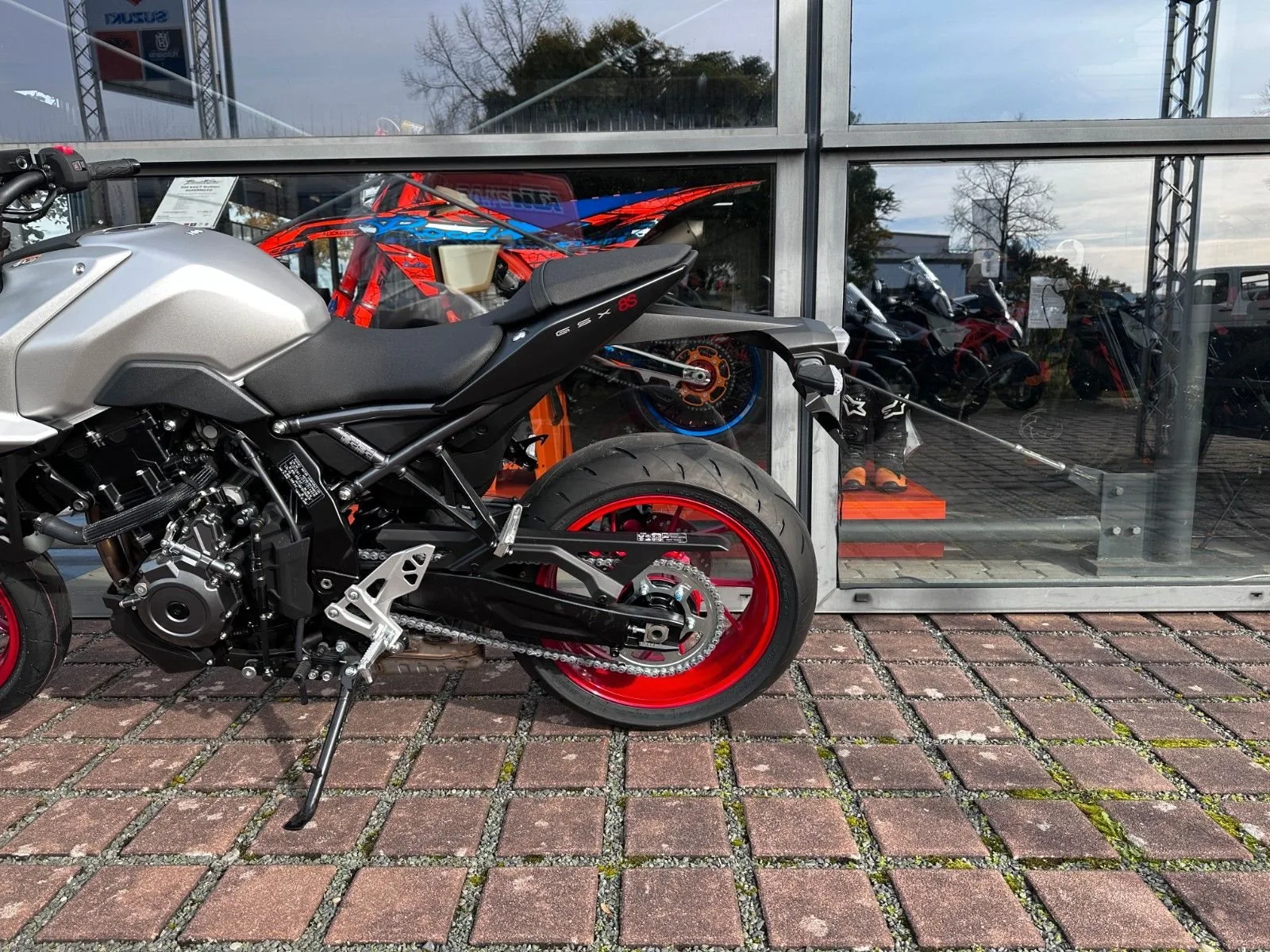Suzuki GSX-8S