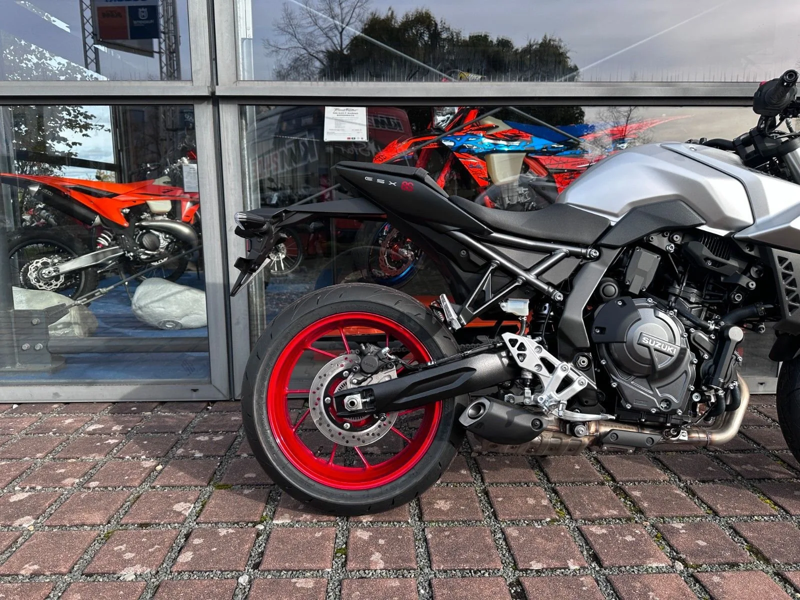 Suzuki GSX-8S