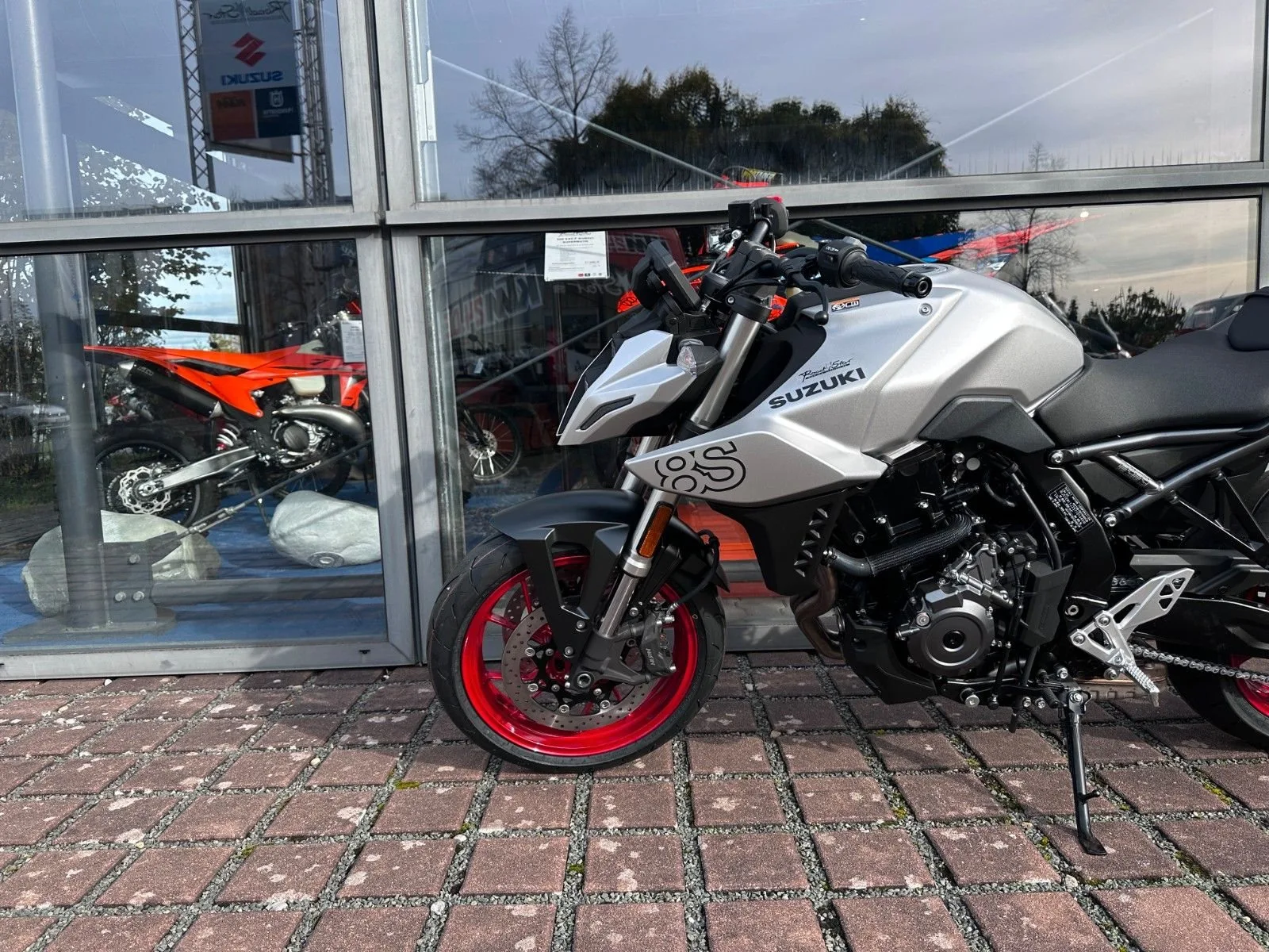 Suzuki GSX-8S