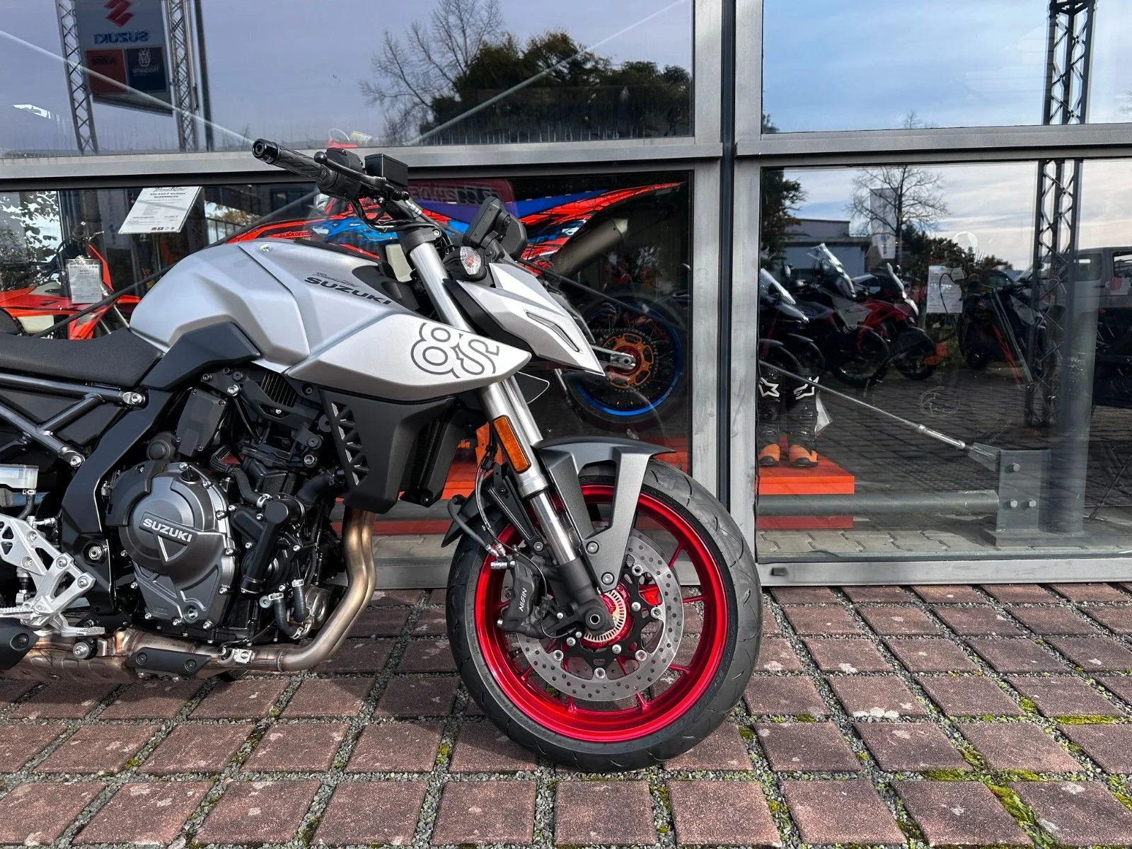 Suzuki GSX-8S