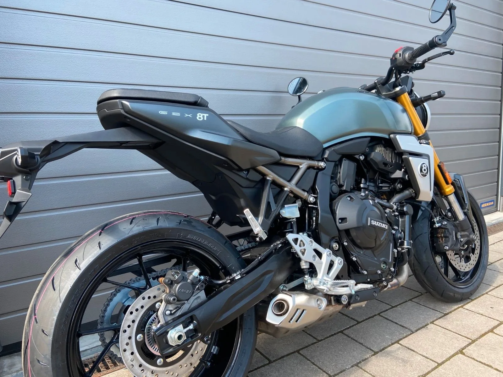 Suzuki GSX-8T