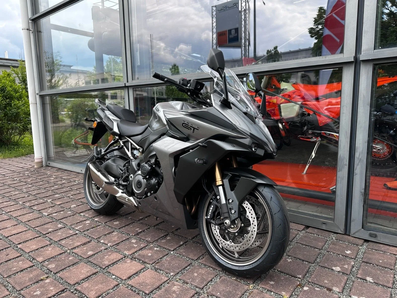 Suzuki GSX-S1000GT