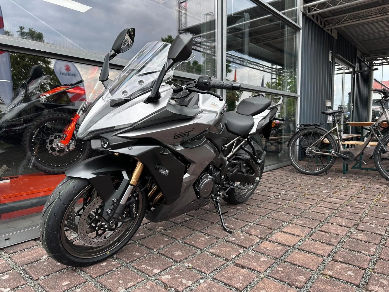 Suzuki GSX-S1000GT