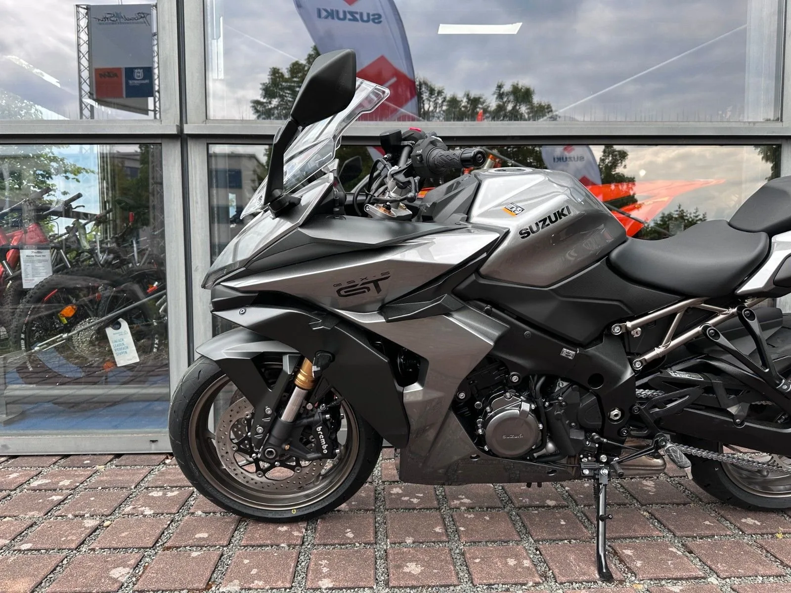 Suzuki GSX-S1000GT