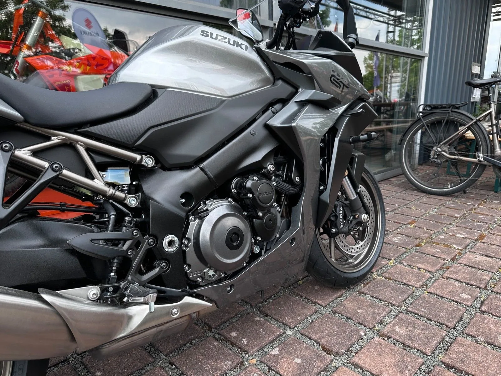 Suzuki GSX-S1000GT