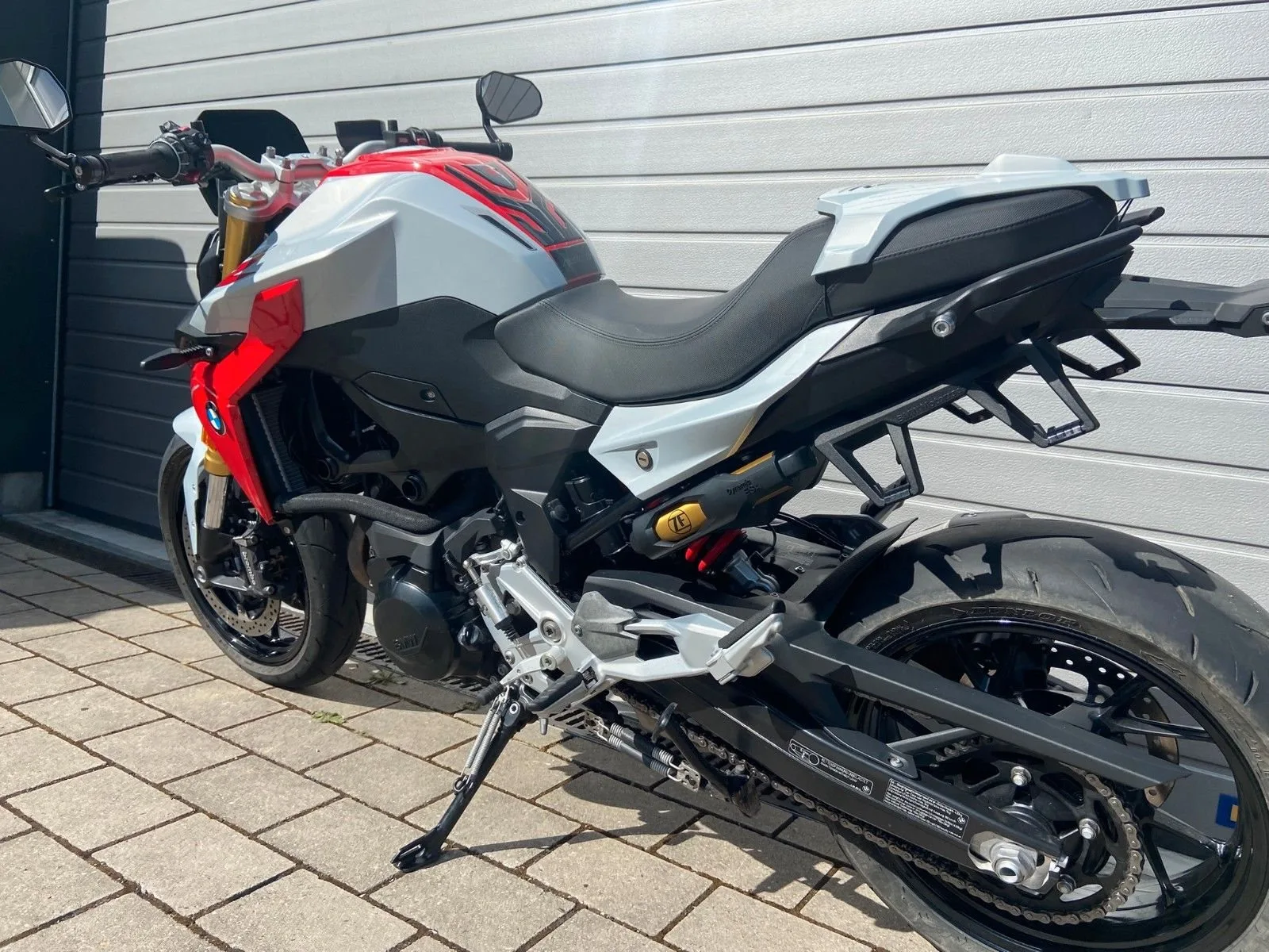 BMW F 900 R