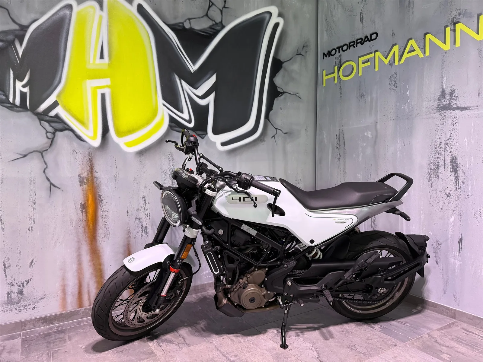 Husqvarna Vitpilen 401 Neuwertig mit Akrapovic Sportauspuff