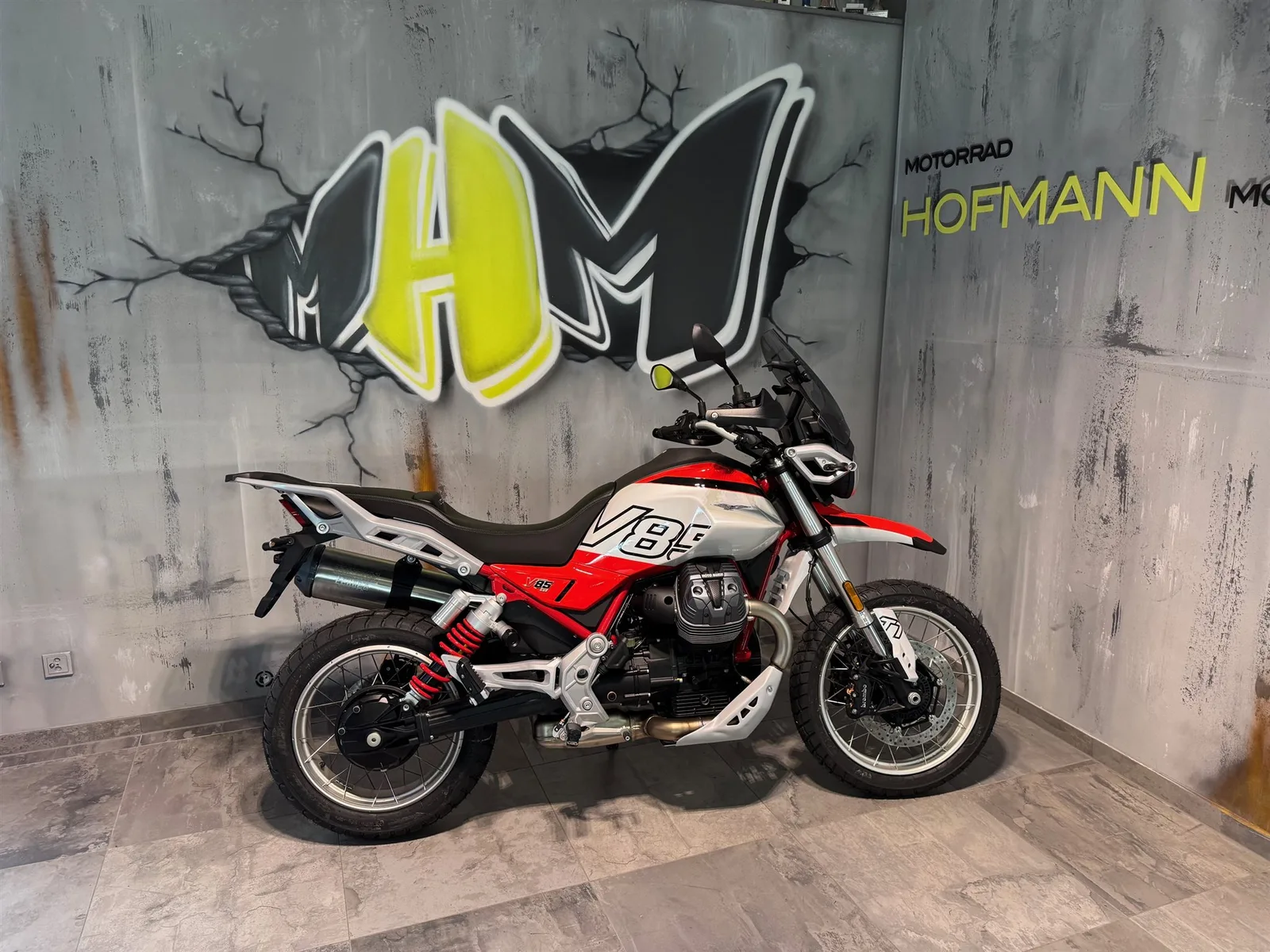 Moto Guzzi V85 TT Inclusive Promo 1500€ viele Farben verfügbar.
