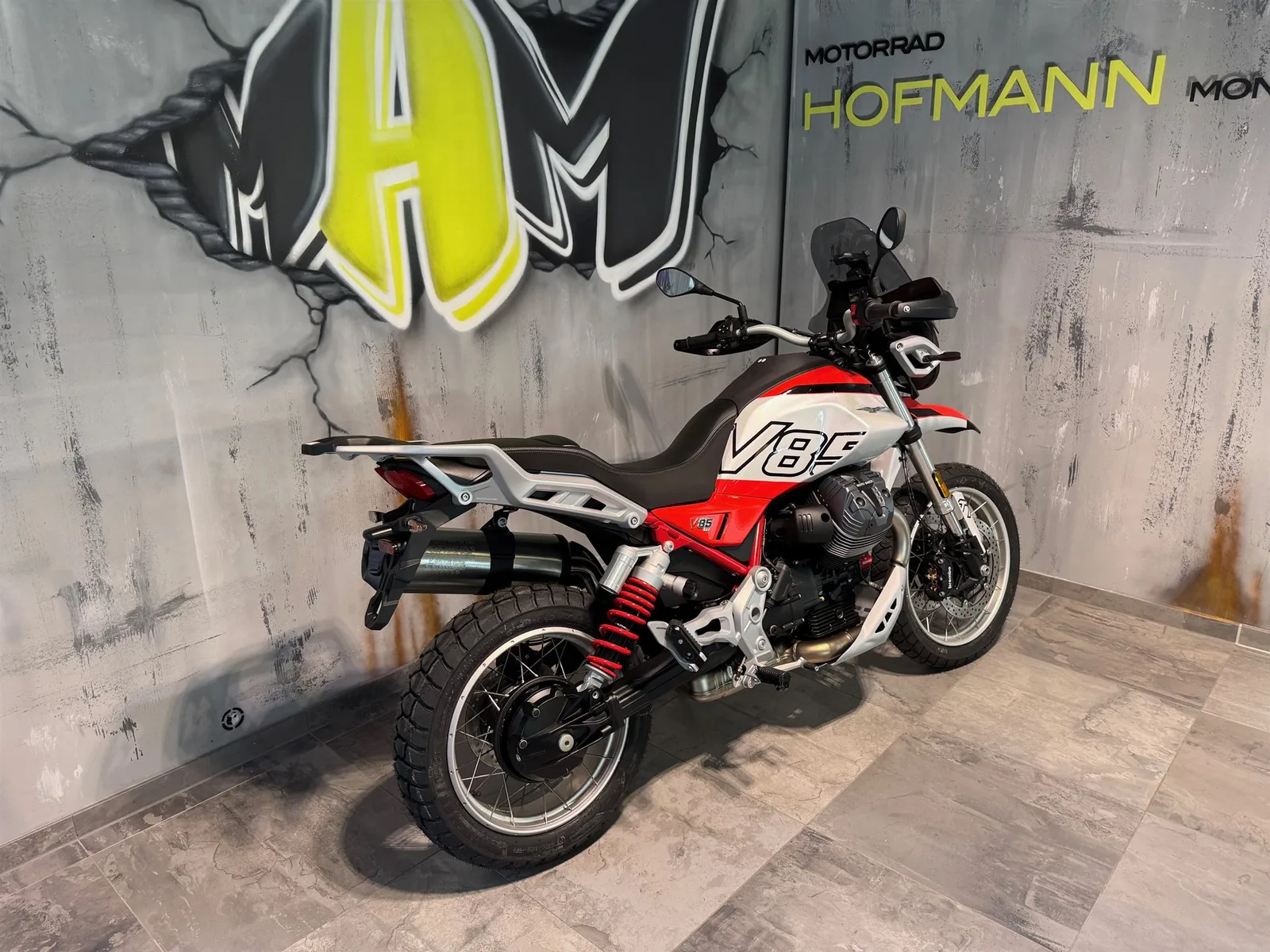 Moto Guzzi V85 TT Inclusive Promo 1500€ viele Farben verfügbar.