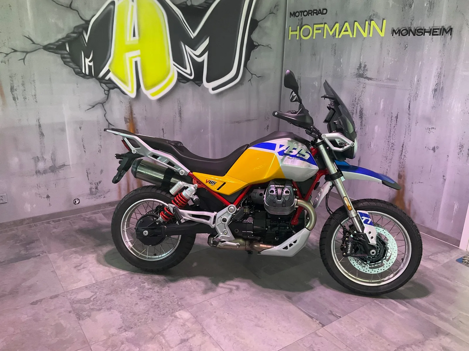 Moto Guzzi V85 TT Inclusive Promo 1500€ viele Farben verfügbar.