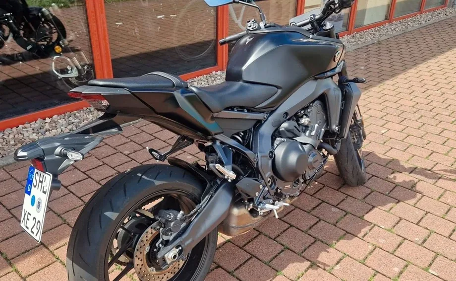 Yamaha MT-09 Y-AMT 35kW