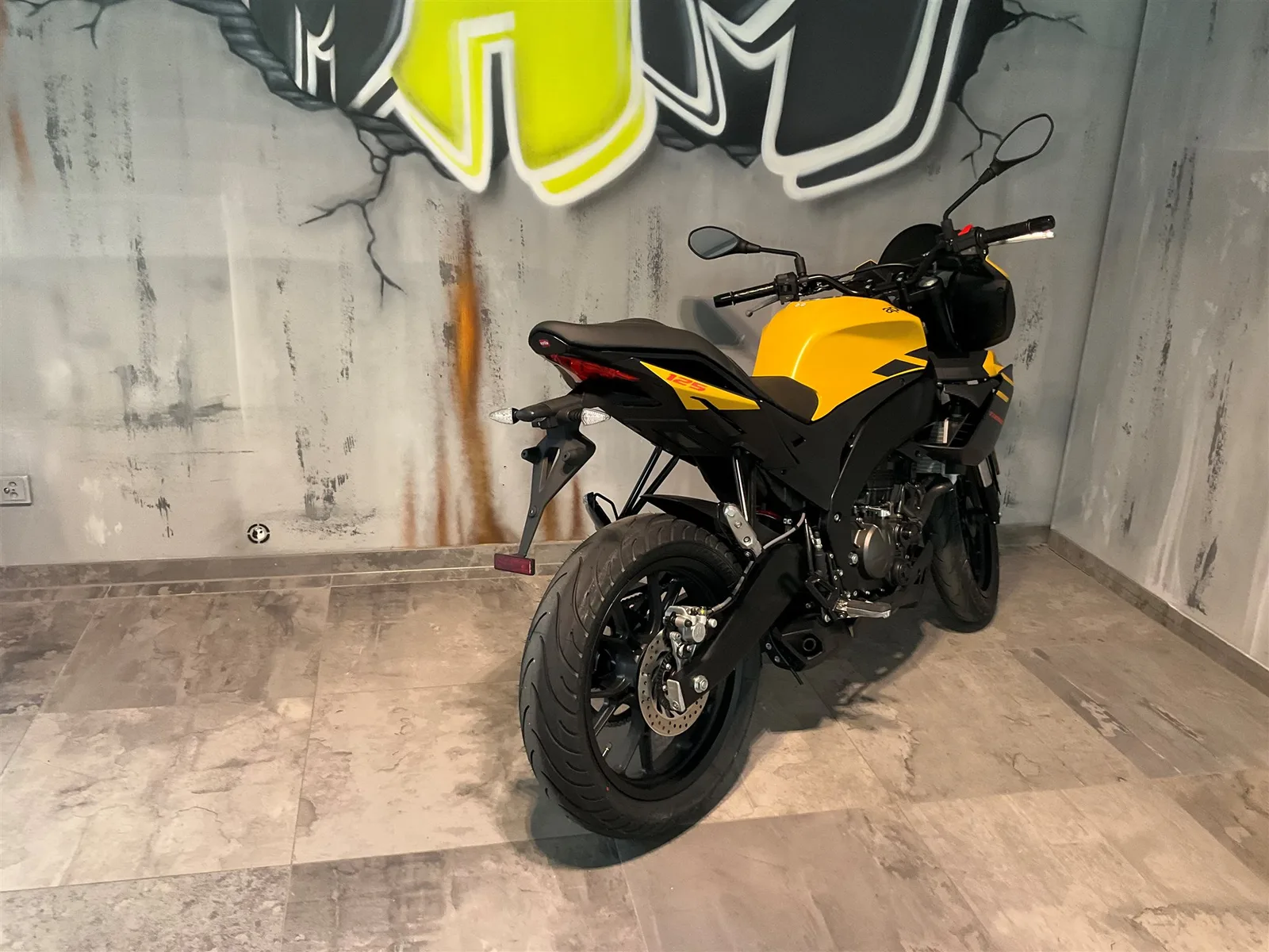 Aprilia Tuono 125