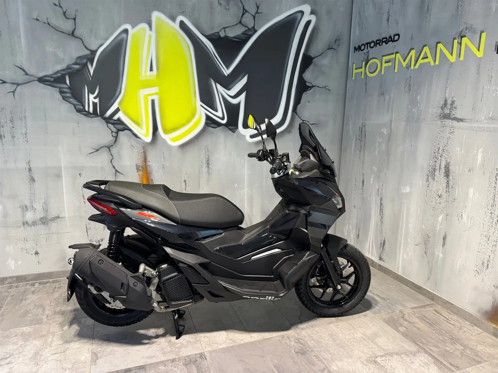 Aprilia SR GT ABS 125 Farben auf Anfrage