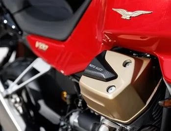 Moto Guzzi V100 Mandello S Wind Tunnel Promo incl. Design Sitzbank