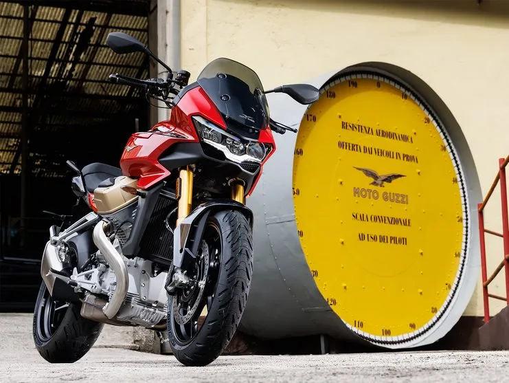 Moto Guzzi V100 Mandello S Wind Tunnel Promo incl. Design Sitzbank