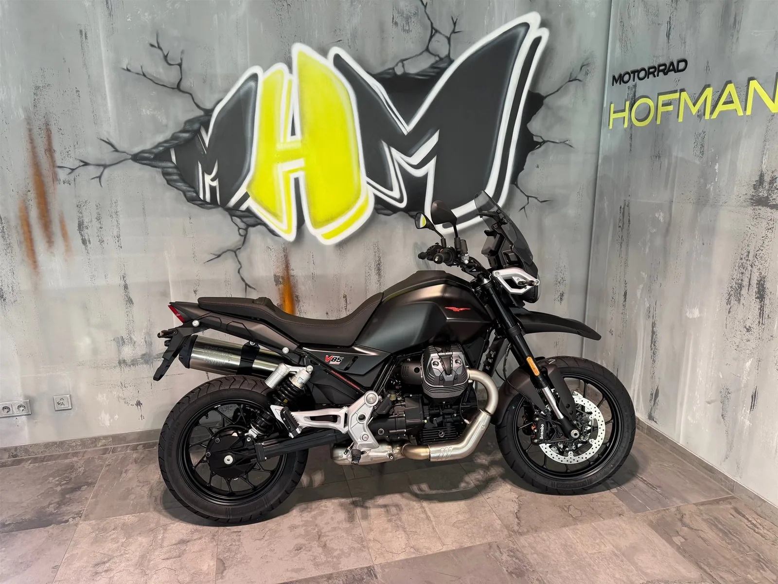 Moto Guzzi V85 Strada Inclusive Promo 1500€ alle Farben verfügbar