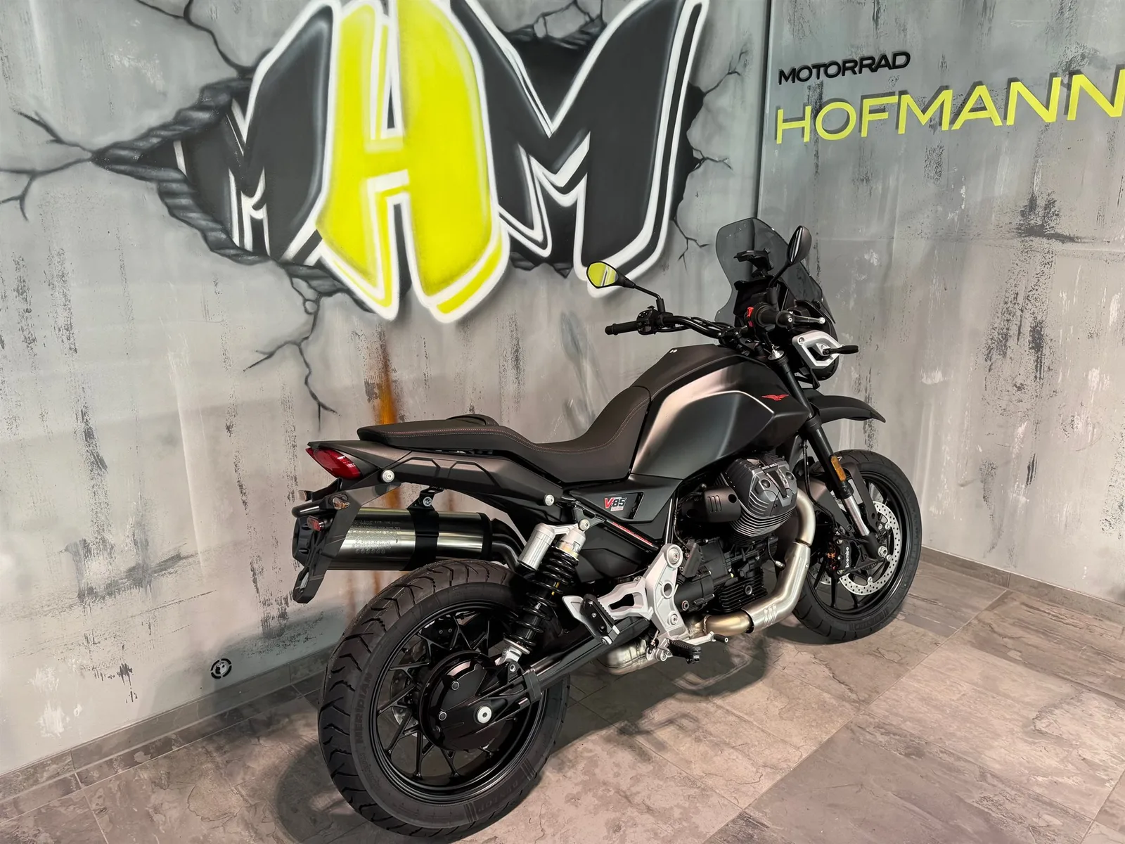 Moto Guzzi V85 Strada Inclusive Promo 1500€ alle Farben verfügbar