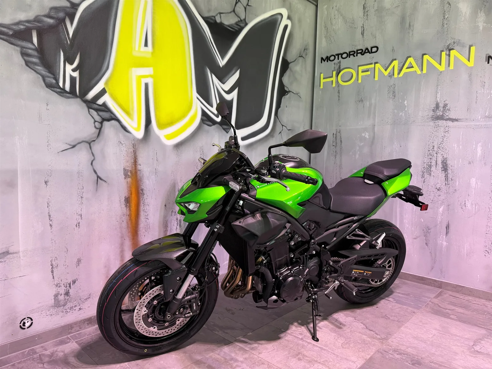 Kawasaki Z900 Neues Modell, alle Farben verfügbar