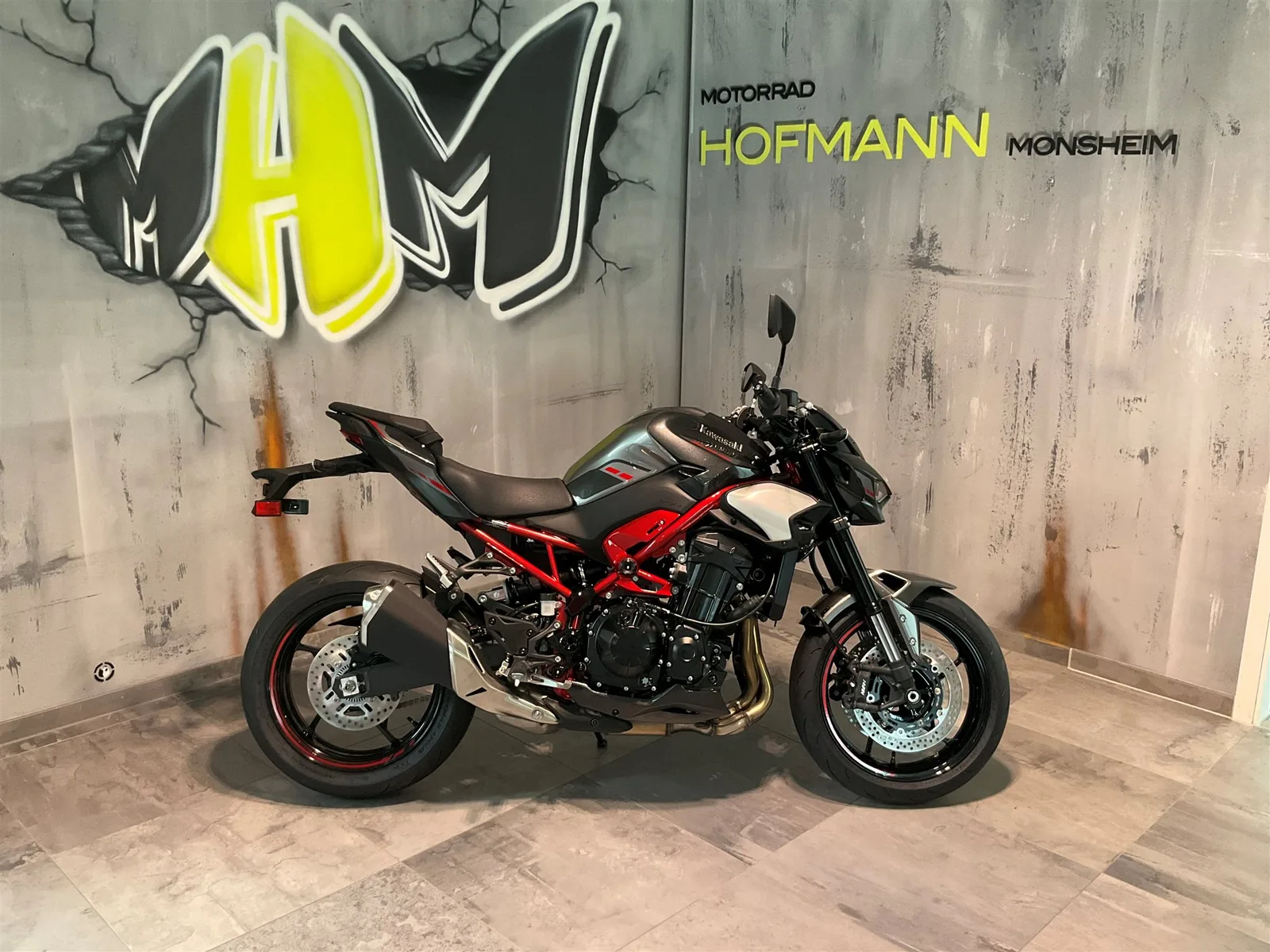 Kawasaki Z900 Neues Modell, alle Farben verfügbar