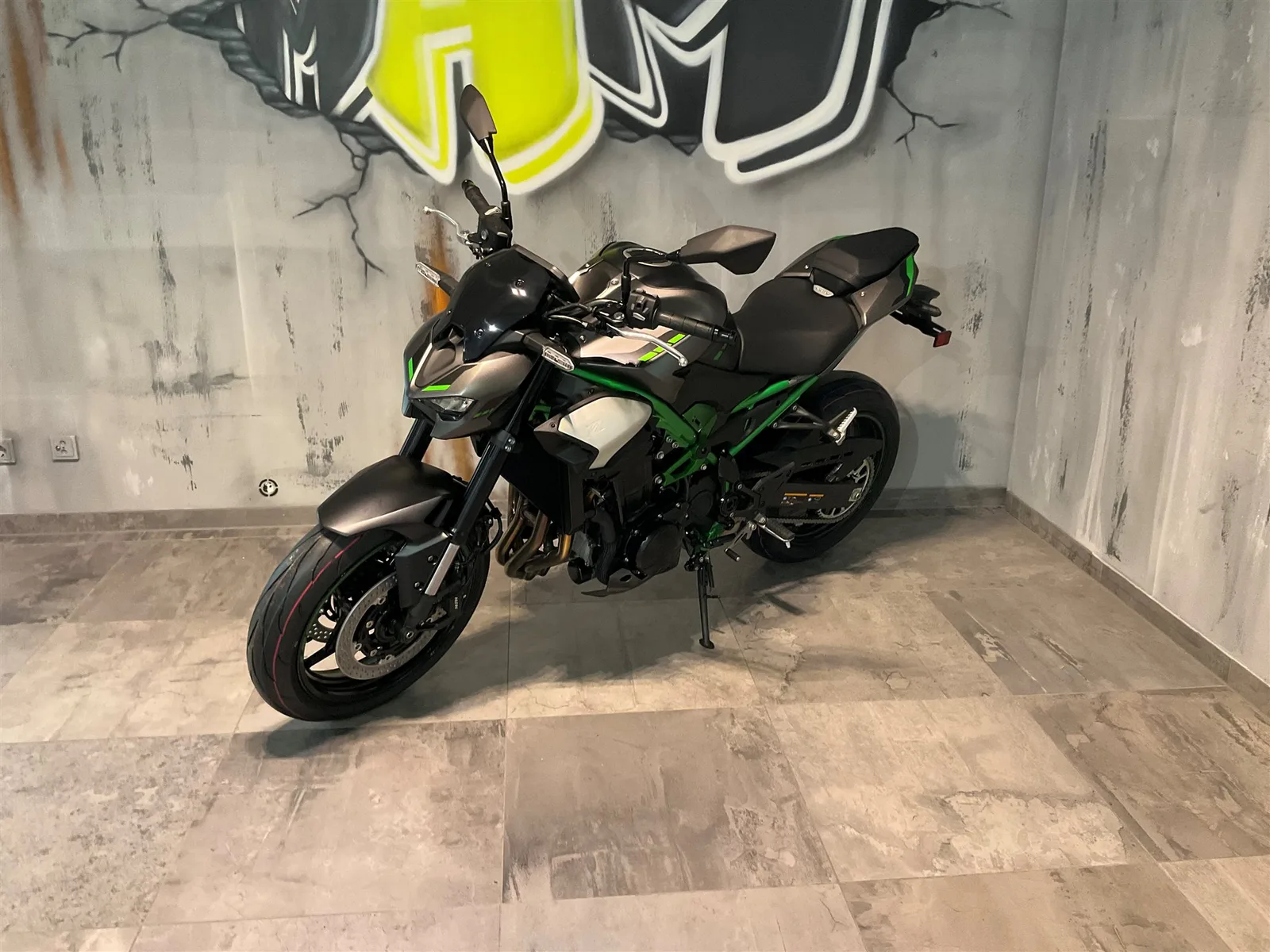 Kawasaki Z900 Neues Modell, alle Farben verfügbar