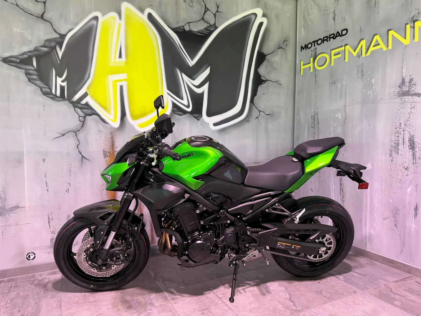 Kawasaki Z900 Neues Modell, alle Farben verfügbar