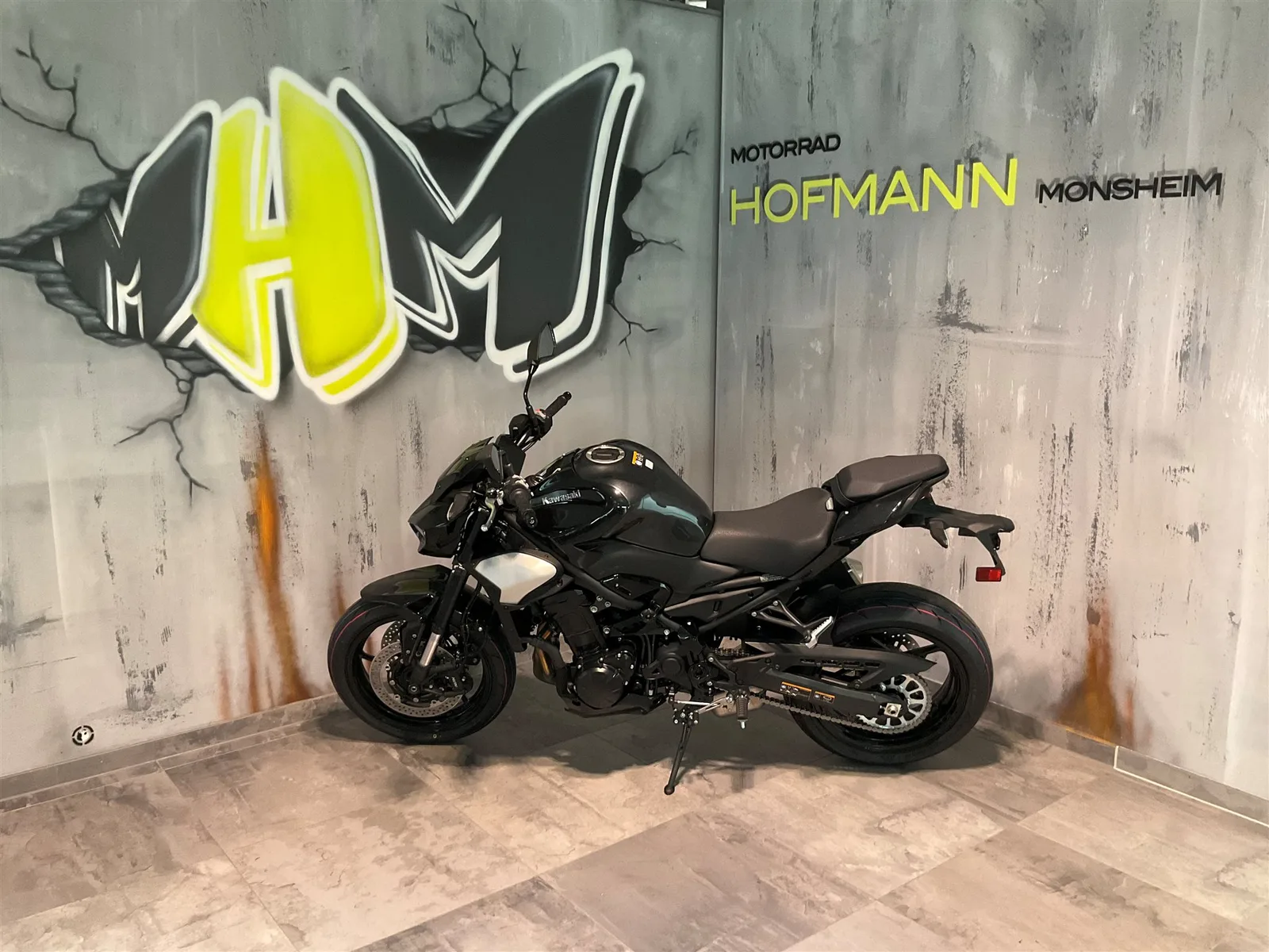 Kawasaki Z900 Neues Modell, alle Farben verfügbar