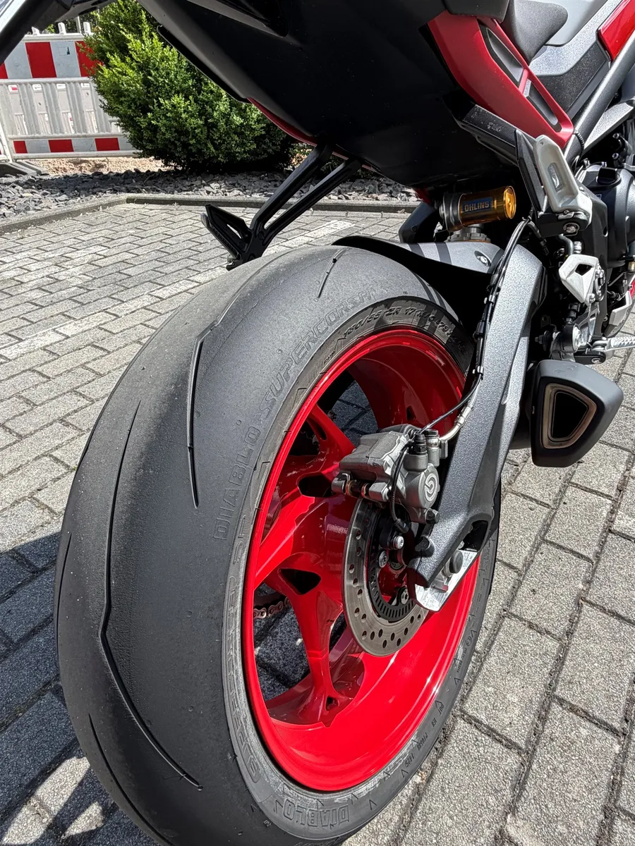 Triumph Street Triple 765 RX - ultimativer Streetfighter